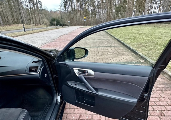 Lexus CT cena 96500 przebieg: 42200, rok produkcji 2019 z Augustów małe 497